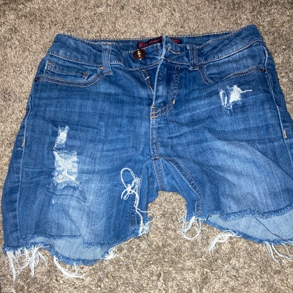 Shorts - Picture 1 of 2